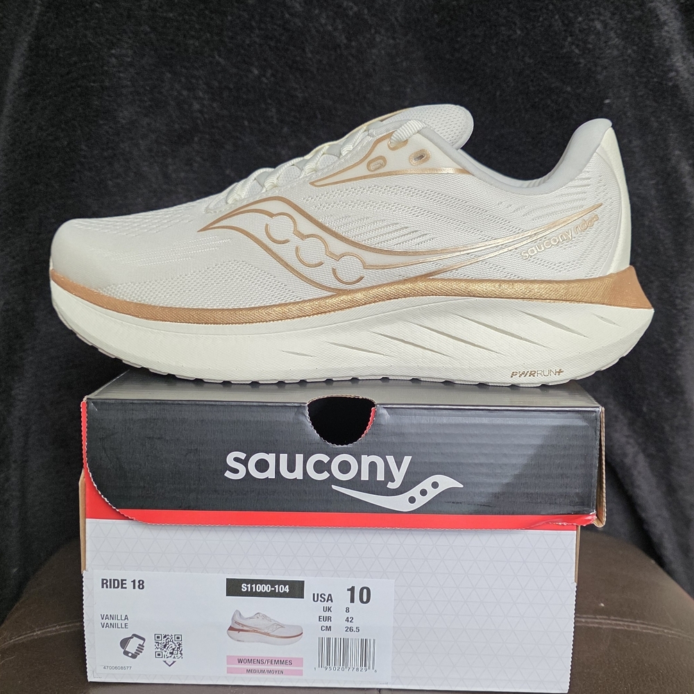 Saucony Ride 18 Vanilla and Gold Sneakers